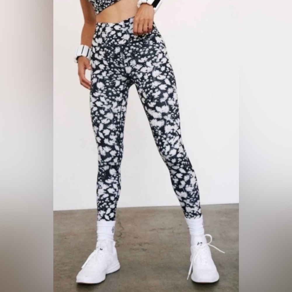 NWOT Free People Movement Lose Control
Wrap Leggings